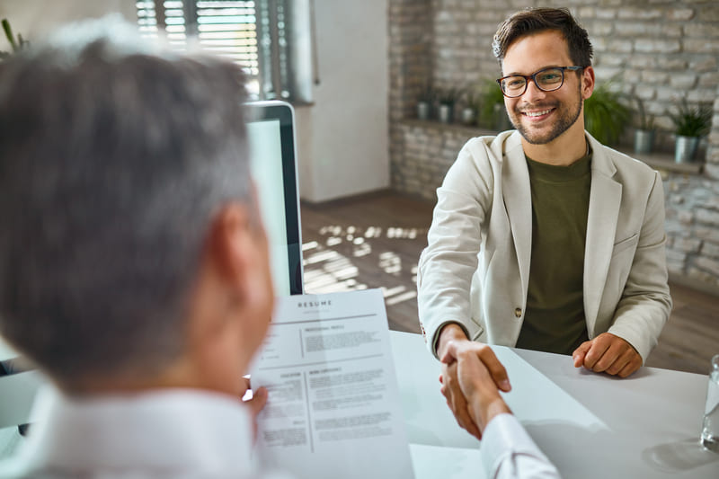 faciliter-recrutement-adapter-marche-2025